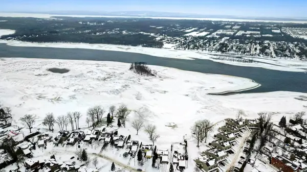 51 Rue de la Plage-Riviera, Montréal (l'île-bizard/sainte-geneviève), QC H9H4T9