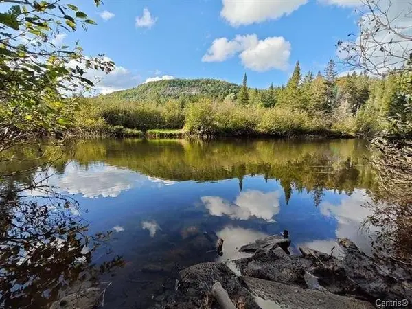 523Z Av. de l'Église, Saint-sauveur, QC J0R1R7