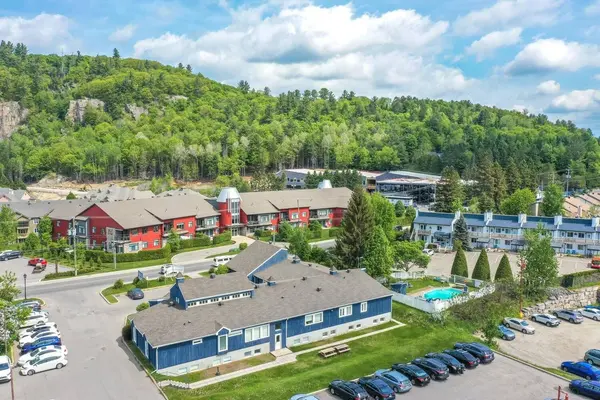 70 Rue Principale, Saint-sauveur, QC J0R1R6