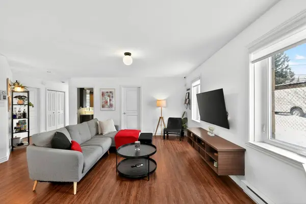 331 Mtée Gagnon #A, Bois-des-filion, QC J6Z2X1