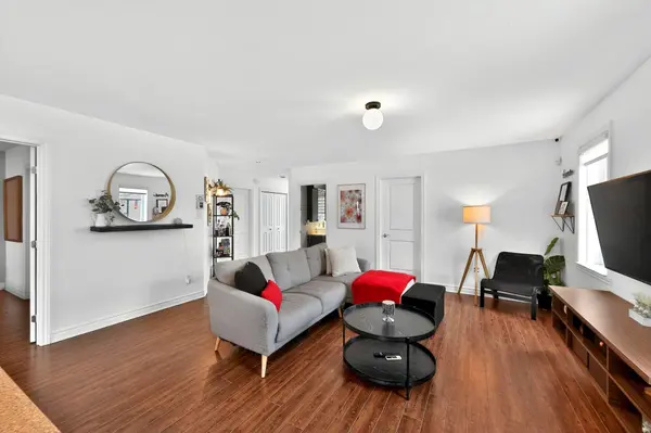 331 Mtée Gagnon #A, Bois-des-filion, QC J6Z2X1