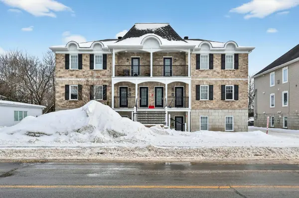 331 Mtée Gagnon #A, Bois-des-filion, QC J6Z2X1