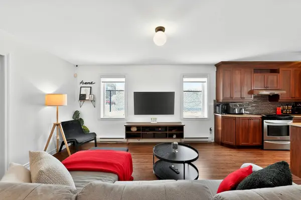 331 Mtée Gagnon #A, Bois-des-filion, QC J6Z2X1