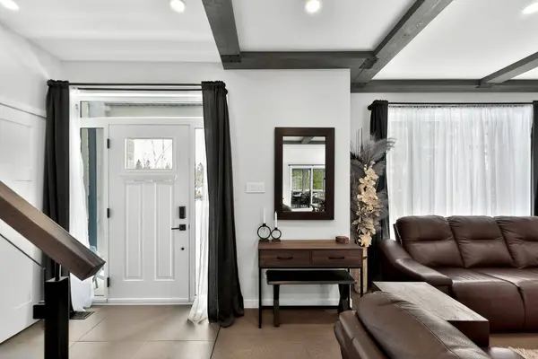 42 Rue du Portail, Morin-heights, QC J0R1H0