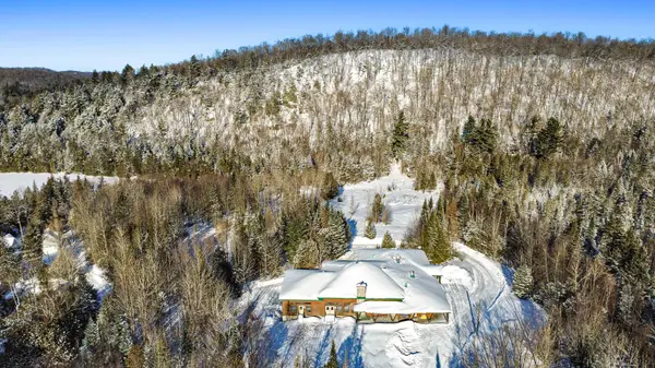 335 Ch. Tamaracouta, Mille-isles, QC J0R1A0