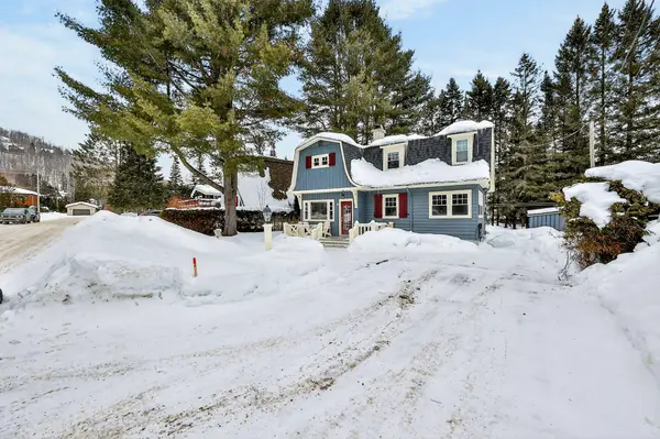 81 Av. Chartier, Saint-sauveur, QC J0R1R4