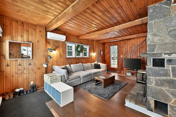 81 Av. Chartier, Saint-sauveur, QC J0R1R4