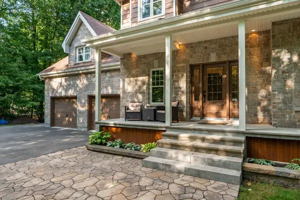319 Rue du Havre, Saint-colomban, QC J5K2V8