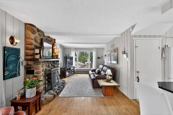 38 Av. de la Vallée, Saint-sauveur, QC J0R1R5