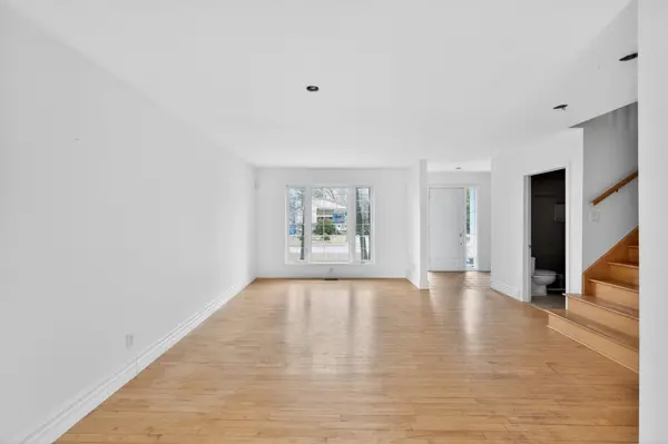 1738 Rue Station, Mascouche, QC J7L2J5