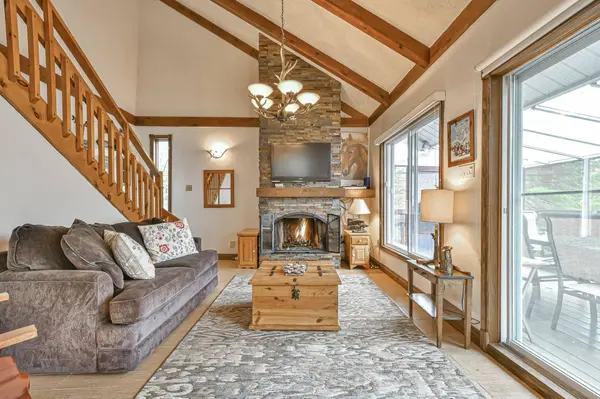 242 Rue du Lac-Clair, Sainte-marguerite-du-lac-masson, QC J0T1L0