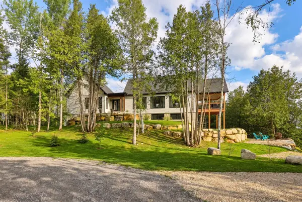 92 Rue Carver, Morin-heights, QC J0R1H0