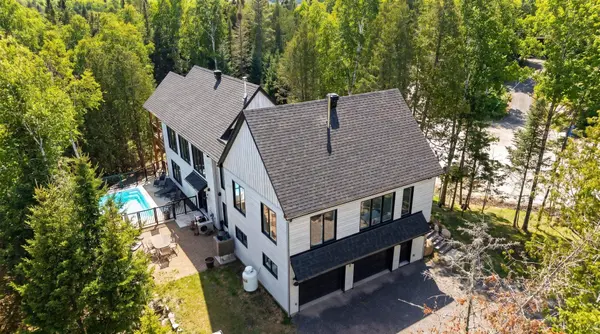 92 Rue Carver, Morin-heights, QC J0R1H0