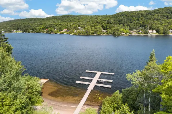 33 310e Avenue, Saint-hippolyte, QC J8A2W8