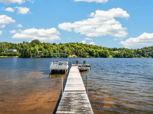 175 Ch. Fandrich, Lac-des-seize-îles, QC J0T1Y1
