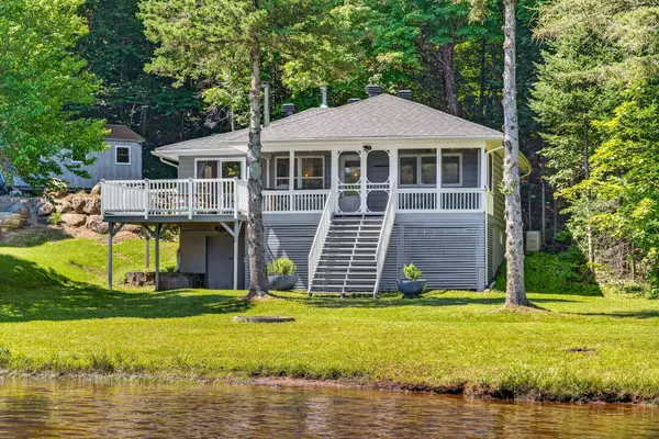 175 Ch. Fandrich, Lac-des-seize-îles, QC J0T1Y1