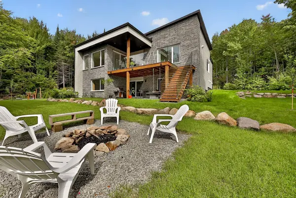 660 Rue du Hibou-Blanc, Sainte-adèle, QC J8B3J1