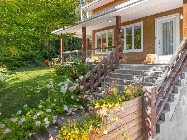 82 Ch. des Mouettes, Sainte-anne-des-lacs, QC J0R1B0