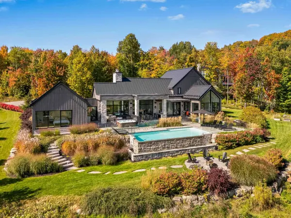 355 Ch. de l'Héritage, Saint-sauveur, QC J0R1R4