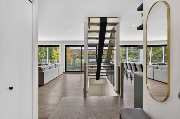 1718 Ch. du Lac-des-Becs-Scie O., Saint-sauveur, QC J0R1R1