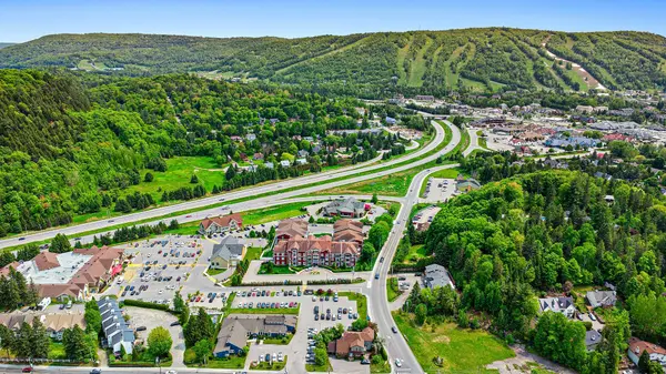 80 -82 Rue Principale, Saint-sauveur, QC J0R1R6