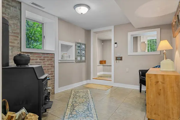 202 Pratt Bridge RD, Jamaica, VT 05343