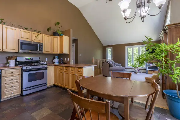 1979 North Hill RD, Andover, VT 05143