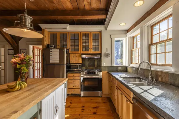 246 Putnam Hill RD, Chester, VT 05143