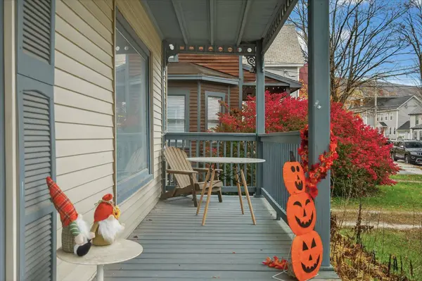 61 Pleasant ST, Ludlow, VT 05149