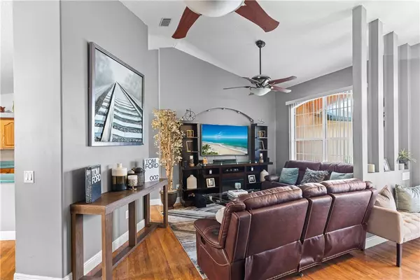 1456 Schumann DR, Sebastian, FL 32958