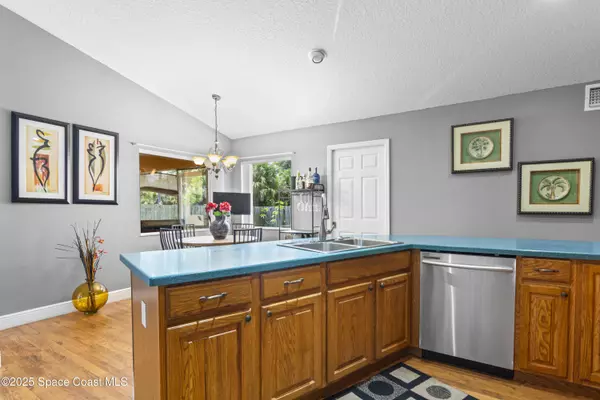 1456 Schumann DR, Sebastian, FL 32958