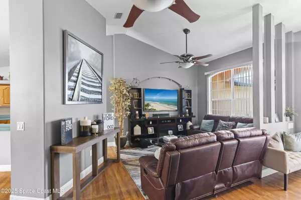 1456 Schumann DR, Sebastian, FL 32958