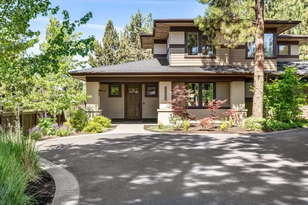 62737 Mehama DR, Bend, OR 97703