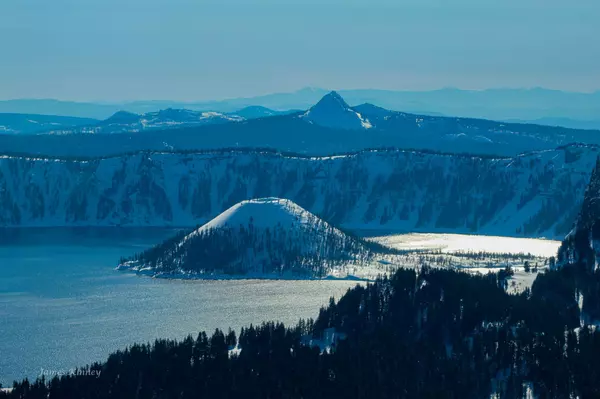 WIZARD ISLAND CRATER LAKE OREGON IN WINTER