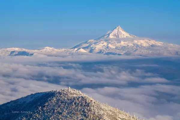 MT JEFFERSON IN WINTER
