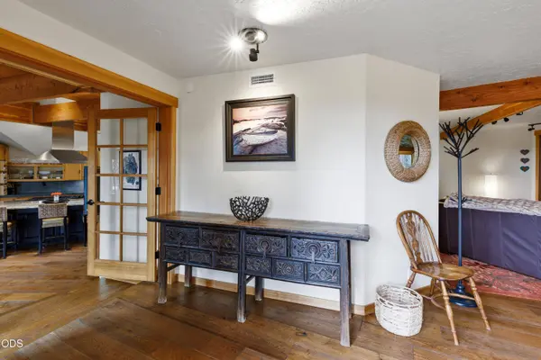 63220 Johnson RD, Bend, OR 97703