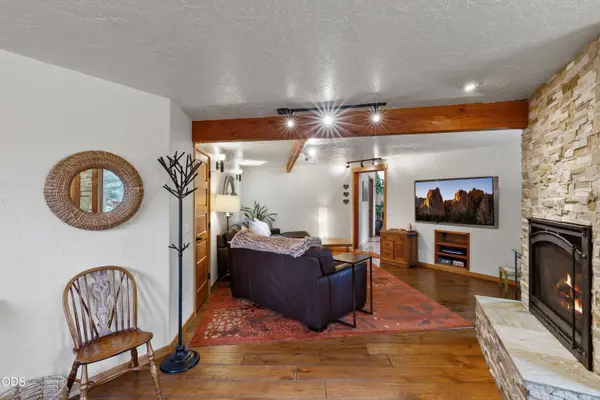 63220 Johnson RD, Bend, OR 97703