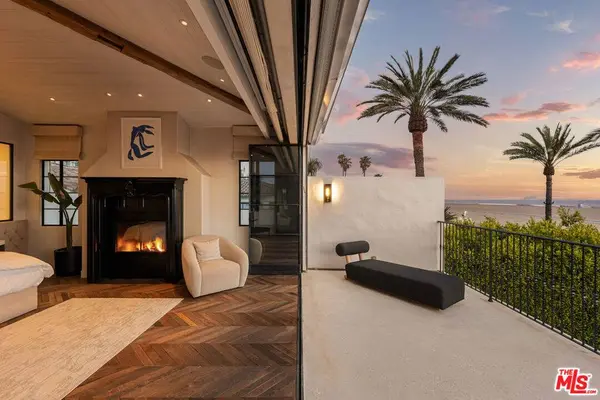 966 Palisades Beach RD, Santa Monica, CA 90403