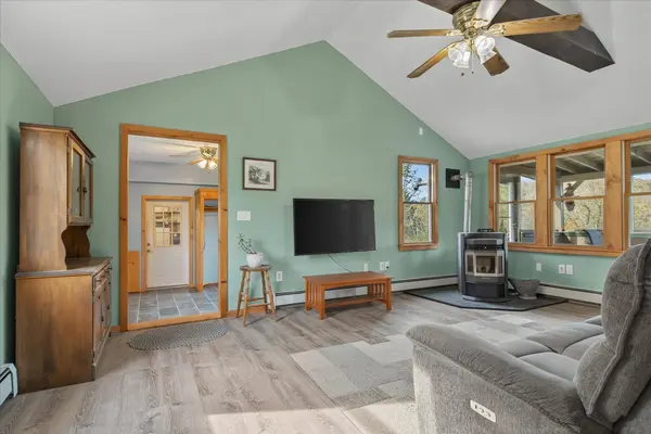 1243 Summit RD, Mount Holly, VT 05758