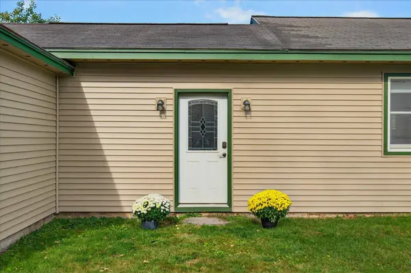 1243 Summit RD, Mount Holly, VT 05758