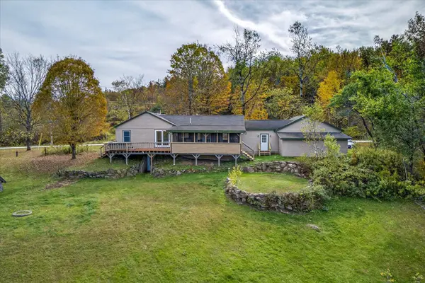 1243 Summit RD, Mount Holly, VT 05758