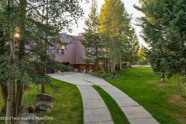 97 RIVERSIDE Road, Pinedale, WY 82941