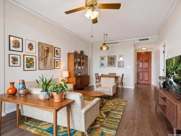 1 TOWERS PARK LN UNIT 703, San Antonio, TX 78209