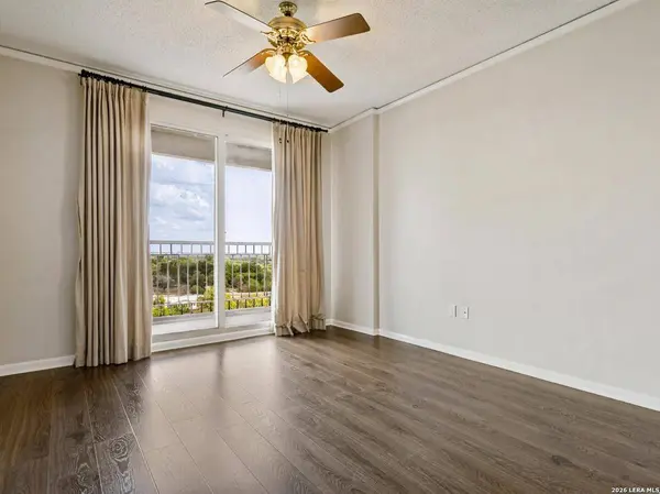 1 TOWERS PARK LN UNIT 703, San Antonio, TX 78209