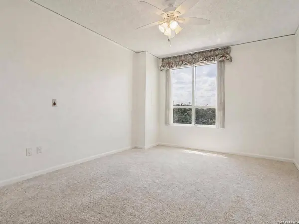 1 TOWERS PARK LN UNIT 317, San Antonio, TX 78209