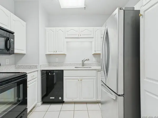 1 Towers Park Ln UNIT 1110, San Antonio, TX 78209