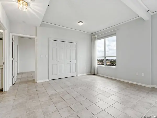 1 Towers Park Ln UNIT 1110, San Antonio, TX 78209