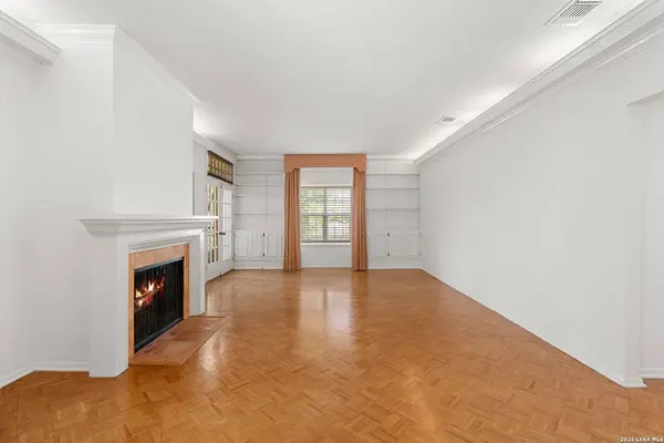 7731 Broadway UNIT 317D, San Antonio, TX 78209