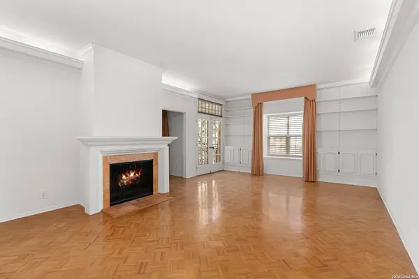 7731 Broadway UNIT 317D, San Antonio, TX 78209