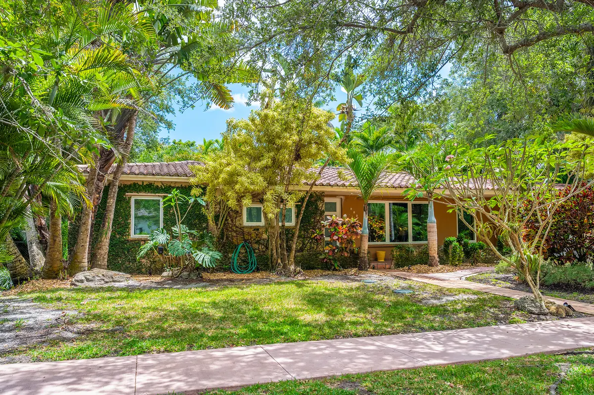 614 San Servando Ave, Coral Gables, FL 33143-6325